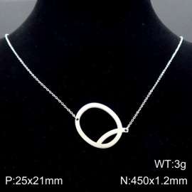 Steel colored stainless steel O-chain letter Q necklace