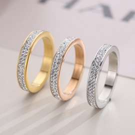 Luxury and fashionable women's wedding ring with full diamond inlay